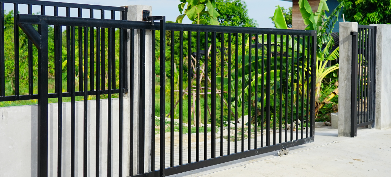 Przesuwane bramy oszczędzające miejsce 