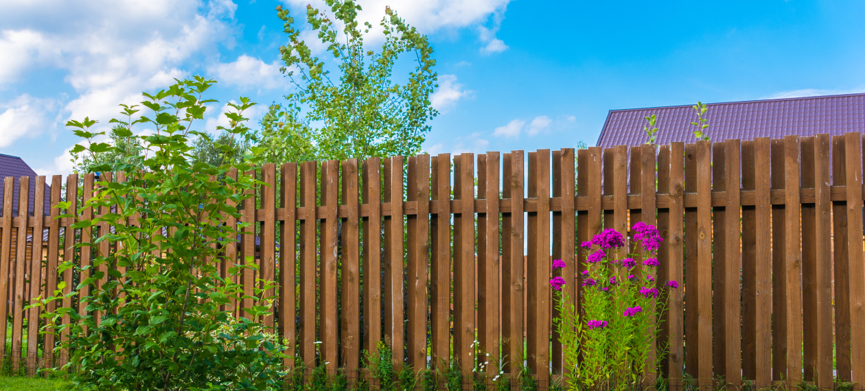 So bleibt Ihr Zaun jahrelang schön