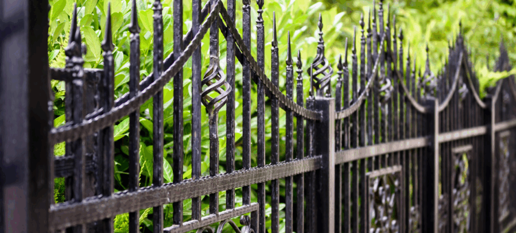 Ein Schmiedeeisen Zaun