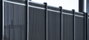 Doppelstabmattenzaun verzinkt: Korrosionsschutz und Langlebigkeit im Vergleich