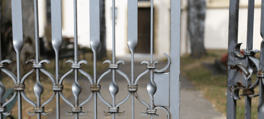 Metallzaun Anthrazit: Der perfekte Sichtschutz für modernen Gartenstil Metallzaun