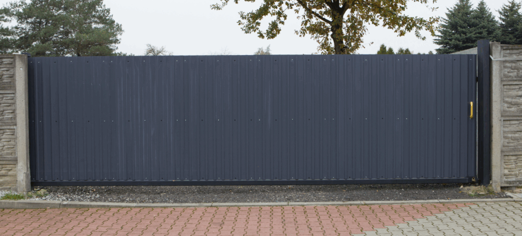 Schiebetor aus Metall