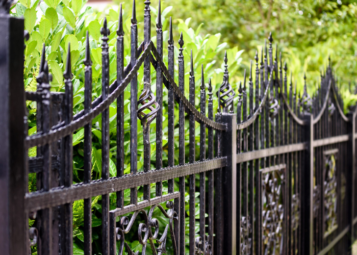 Ogrodzenie kute z metalu