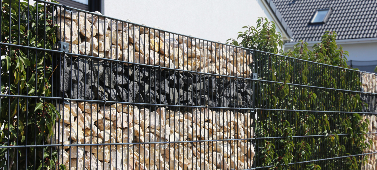 Zaunpfosten einbetonieren