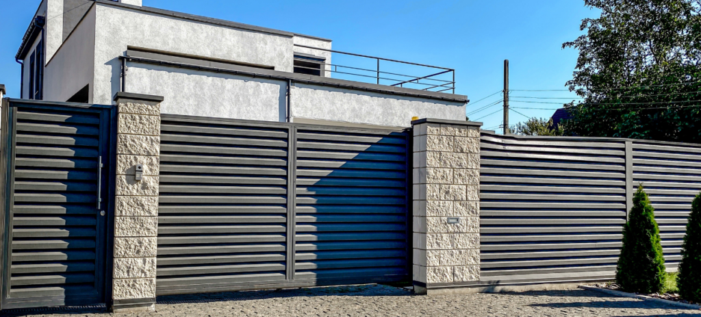 Gartenzaun Trends 2026: Welche Farben und Muster dominieren?
