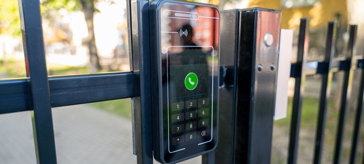 Smart Home am Gartentor: Intelligent & Einbruchsicher Smart Home am Gartentor